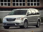 Chrysler Town & Country 2010 года